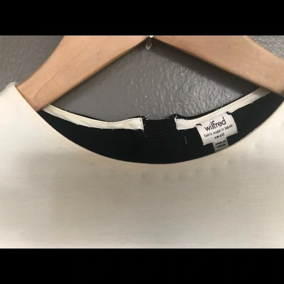 ⭐️HP⭐️ Aritzia  Bodycon dress- small - Picture 7 of 12